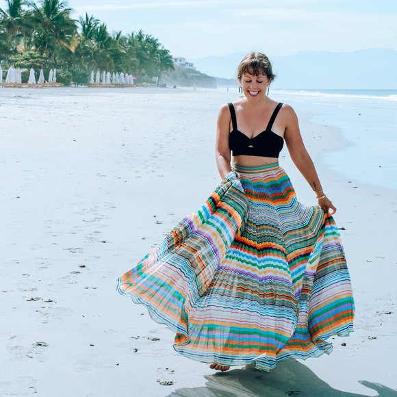 Meet Your Posher, Paige! - Picture 2 of 12